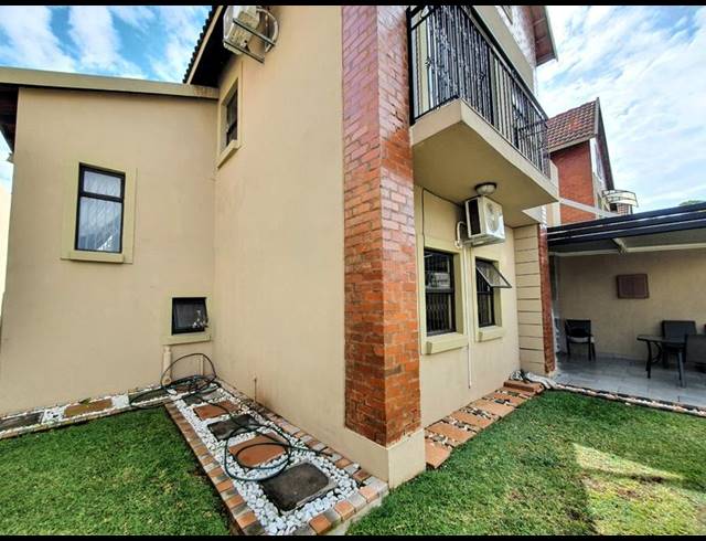 3 BEDROOM TOWNHOUSE FOR SALE IN MONTANA TUINE